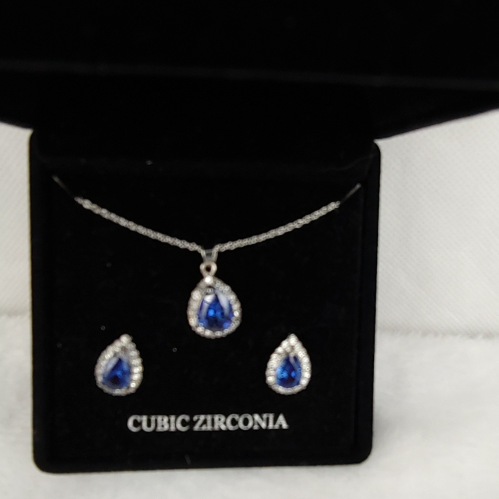 Kohls Necklace Earrings Cubic Zirconia Blue Stone